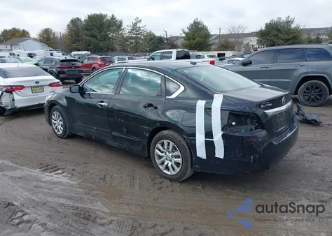 2015 Nissan Altima 2.5 S z USA, uszkodzony, nr VIN 1N4AL3AP0FC266821
